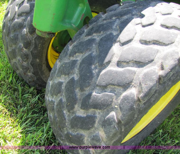 image for item 3511 2003 John Deere 1890 42 ft. air seeder