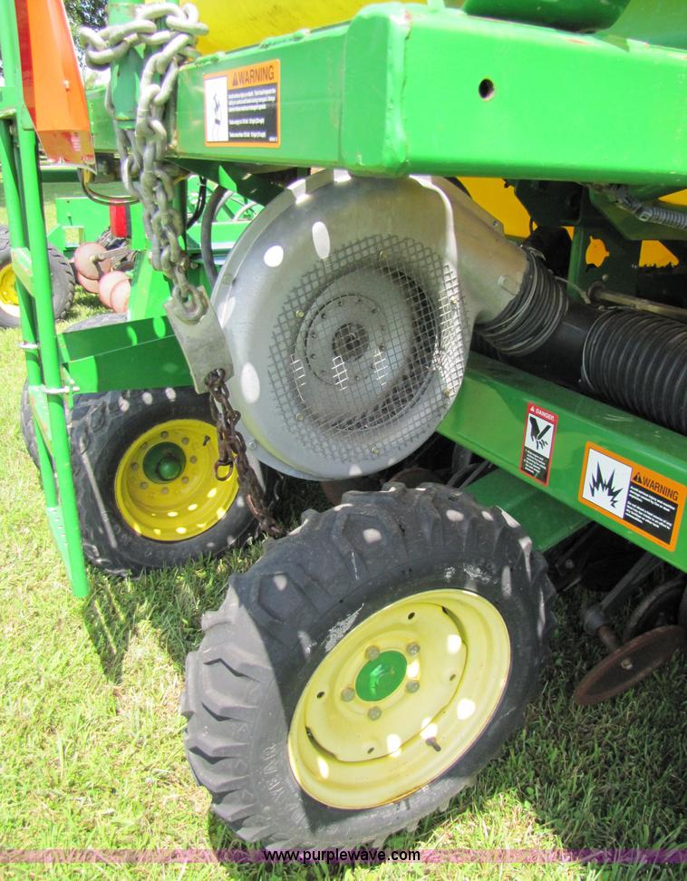 image for item 3511 2003 John Deere 1890 42 ft. air seeder