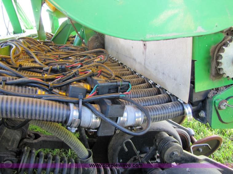 image for item 3511 2003 John Deere 1890 42 ft. air seeder