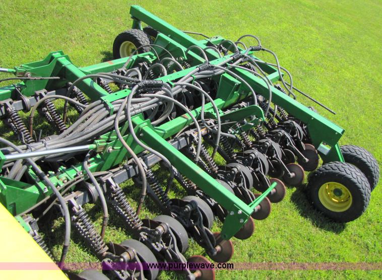 image for item 3511 2003 John Deere 1890 42 ft. air seeder