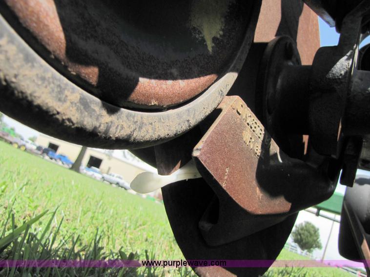 image for item 3511 2003 John Deere 1890 42 ft. air seeder