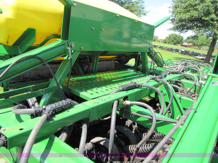 image for item 3511 2003 John Deere 1890 42 ft. air seeder