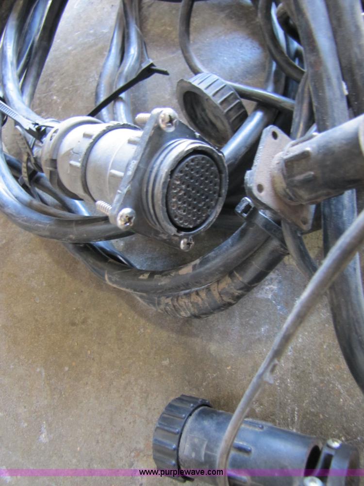 image for item 3511 2003 John Deere 1890 42 ft. air seeder