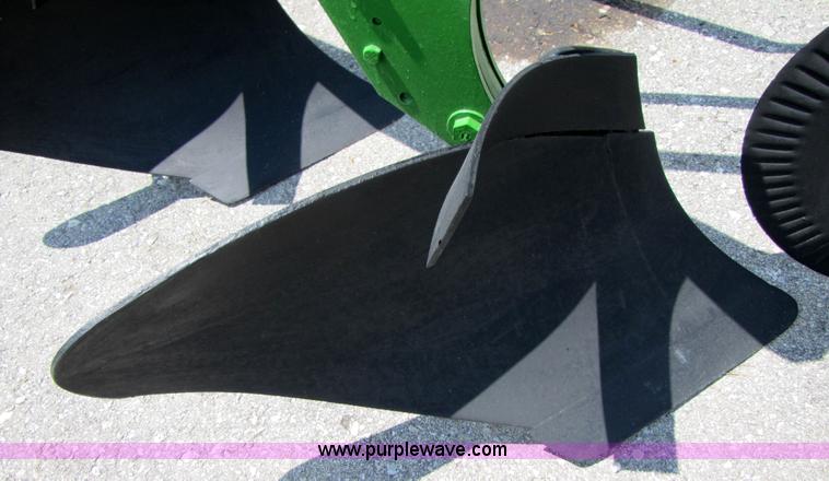 image for item 3529 John Deere 1250 three bottom plow