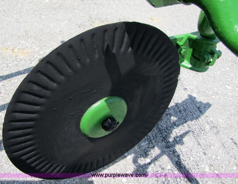 image for item 3529 John Deere 1250 three bottom plow