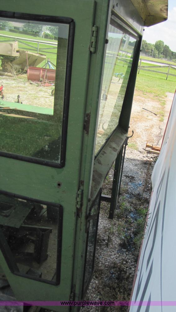 image for item 3530 John Deere 3020 or 4020 tractor cab