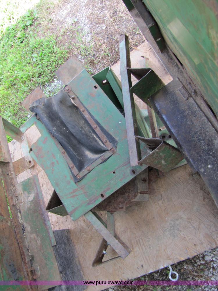 image for item 3530 John Deere 3020 or 4020 tractor cab