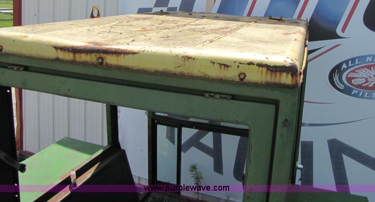 image for item 3530 John Deere 3020 or 4020 tractor cab