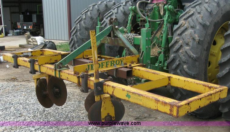 image for item 4290 Wheel track closer