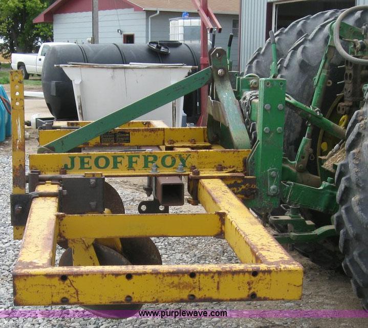 image for item 4290 Wheel track closer