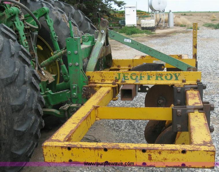 image for item 4290 Wheel track closer