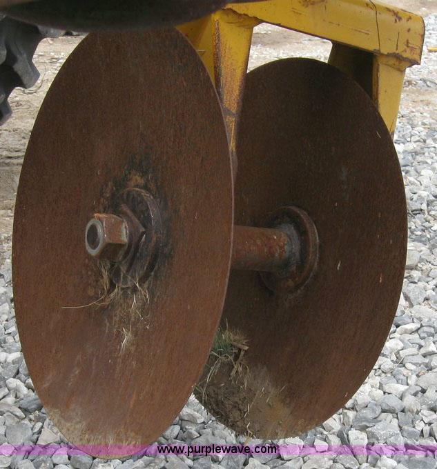 image for item 4290 Wheel track closer