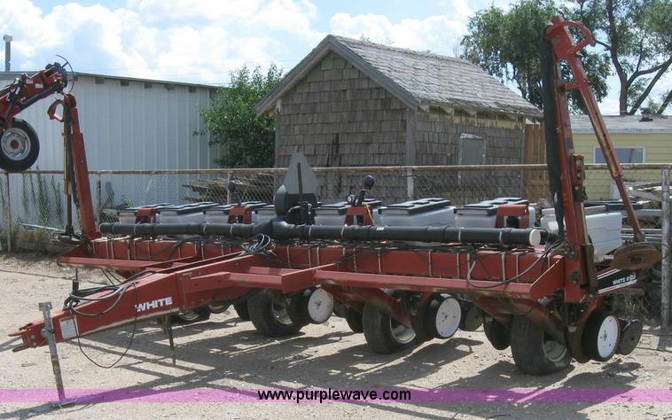 image for item 4292 White 6108 eight row planter