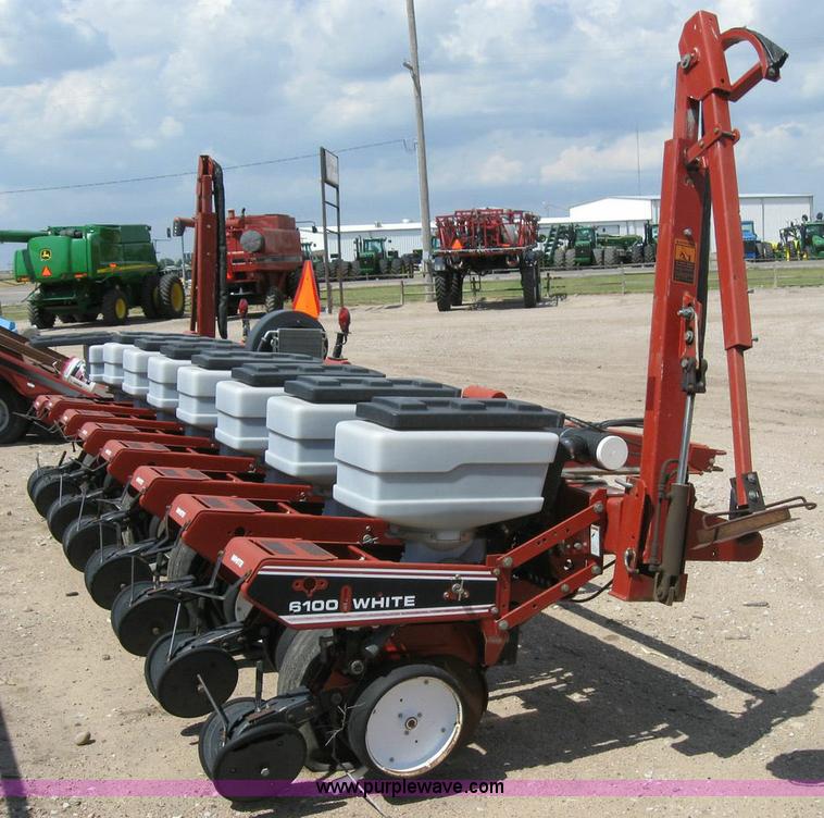 image for item 4292 White 6108 eight row planter