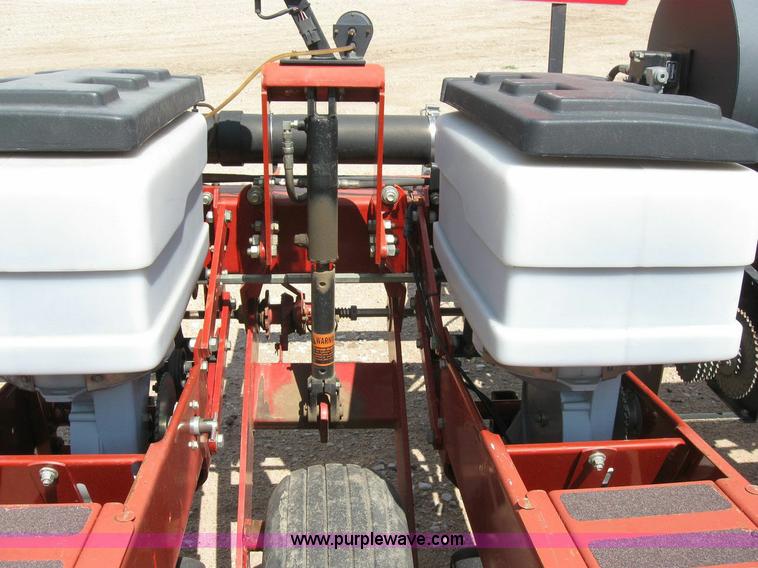 image for item 4292 White 6108 eight row planter
