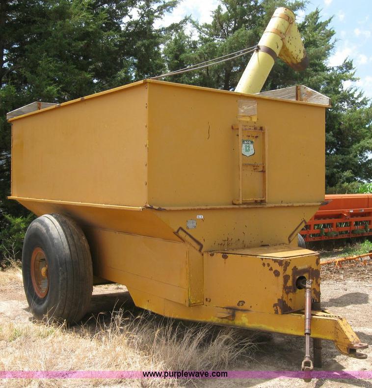 image for item 4293 Big 12 12K grain cart