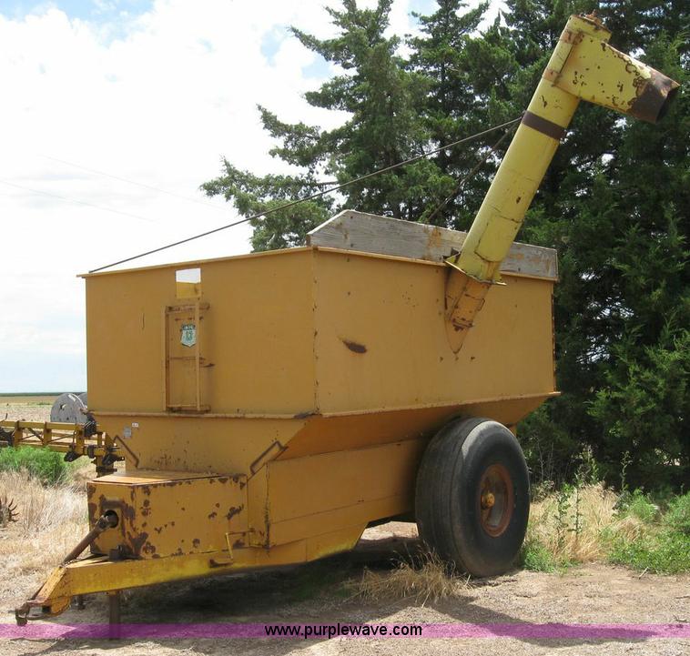 image for item 4293 Big 12 12K grain cart