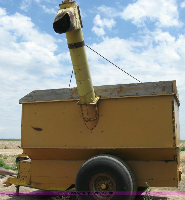 image for item 4293 Big 12 12K grain cart