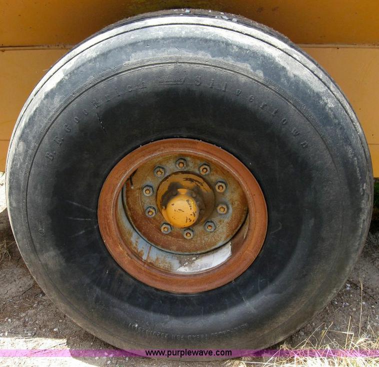 image for item 4293 Big 12 12K grain cart