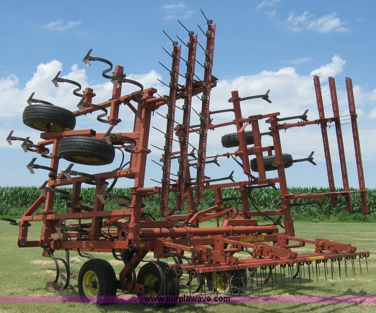 image for item 4295 Sunflower 5231-24 cultivator
