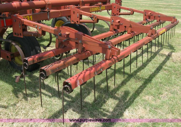 image for item 4295 Sunflower 5231-24 cultivator