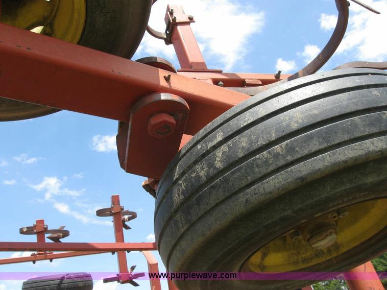 image for item 4295 Sunflower 5231-24 cultivator