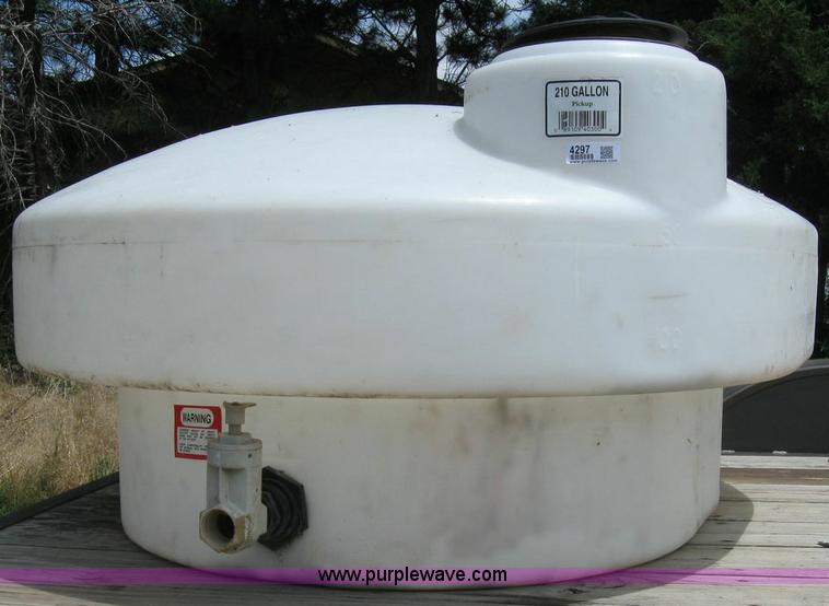 image for item 4297 210 gallon pickup tank