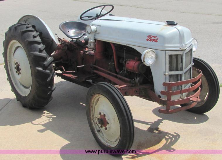 image for item 4640 1954 Ford 8N tractor
