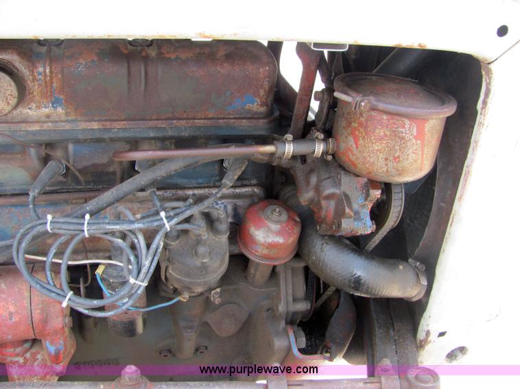 image for item 4641 1964 Ford tractor