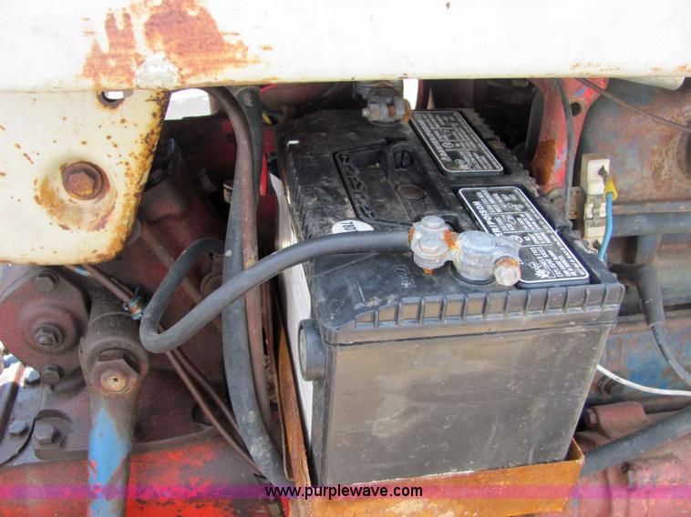 image for item 4641 1964 Ford tractor