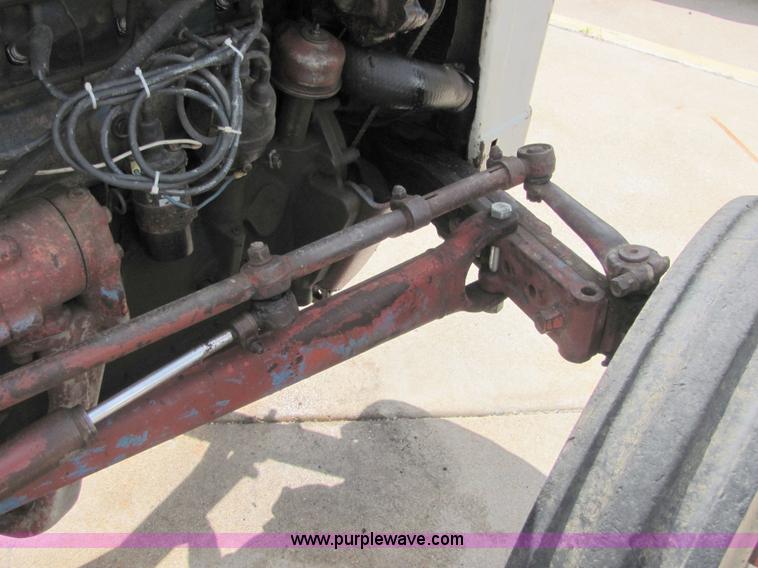 image for item 4641 1964 Ford tractor