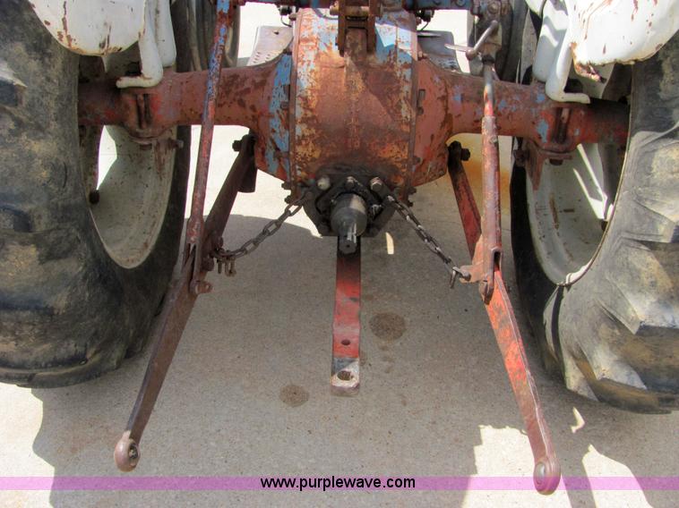 image for item 4641 1964 Ford tractor