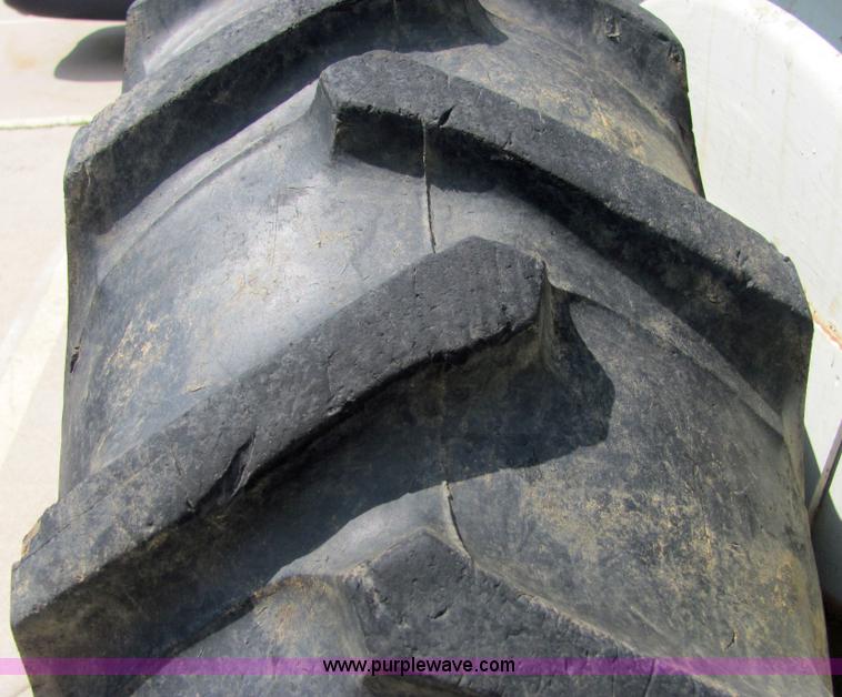 image for item 4641 1964 Ford tractor