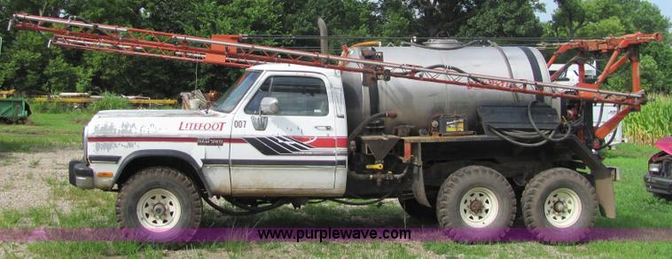 image for item 4723 1993 Dodge Power Ram W-350 LE lite foot sprayer
