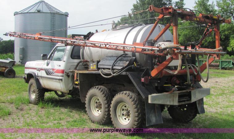image for item 4723 1993 Dodge Power Ram W-350 LE lite foot sprayer