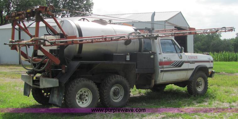 image for item 4723 1993 Dodge Power Ram W-350 LE lite foot sprayer