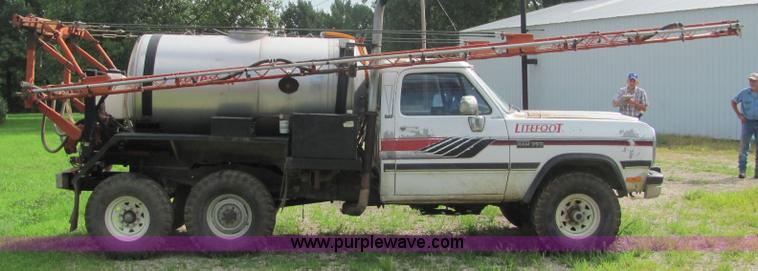 image for item 4723 1993 Dodge Power Ram W-350 LE lite foot sprayer