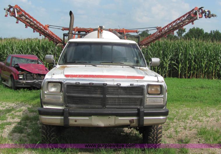 image for item 4723 1993 Dodge Power Ram W-350 LE lite foot sprayer