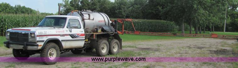 image for item 4723 1993 Dodge Power Ram W-350 LE lite foot sprayer