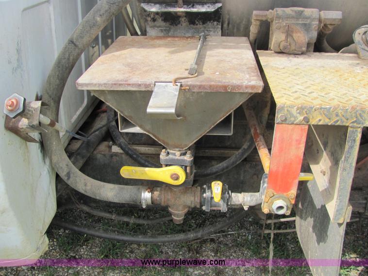 image for item 4723 1993 Dodge Power Ram W-350 LE lite foot sprayer