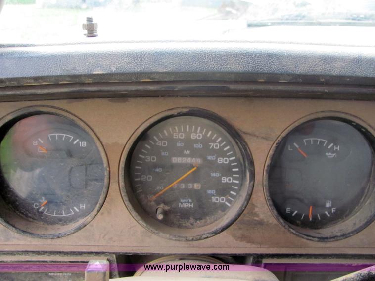 image for item 4723 1993 Dodge Power Ram W-350 LE lite foot sprayer