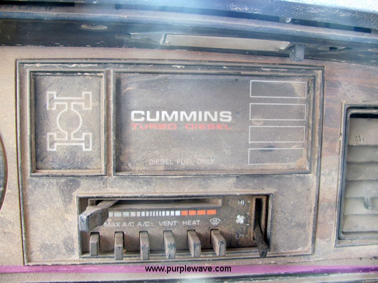 image for item 4723 1993 Dodge Power Ram W-350 LE lite foot sprayer