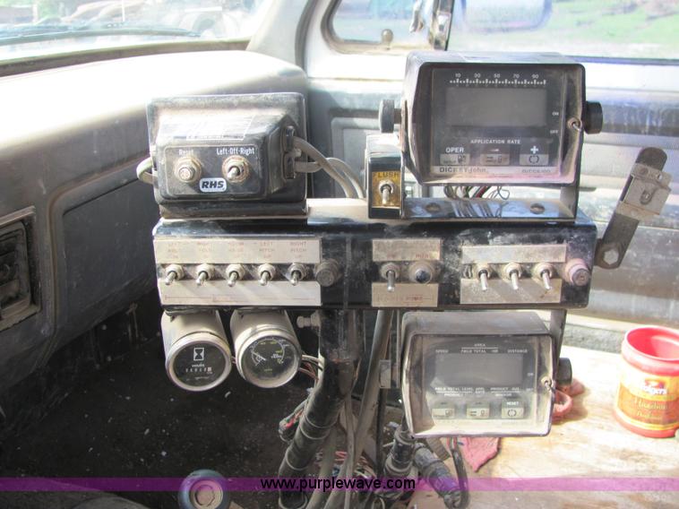 image for item 4723 1993 Dodge Power Ram W-350 LE lite foot sprayer