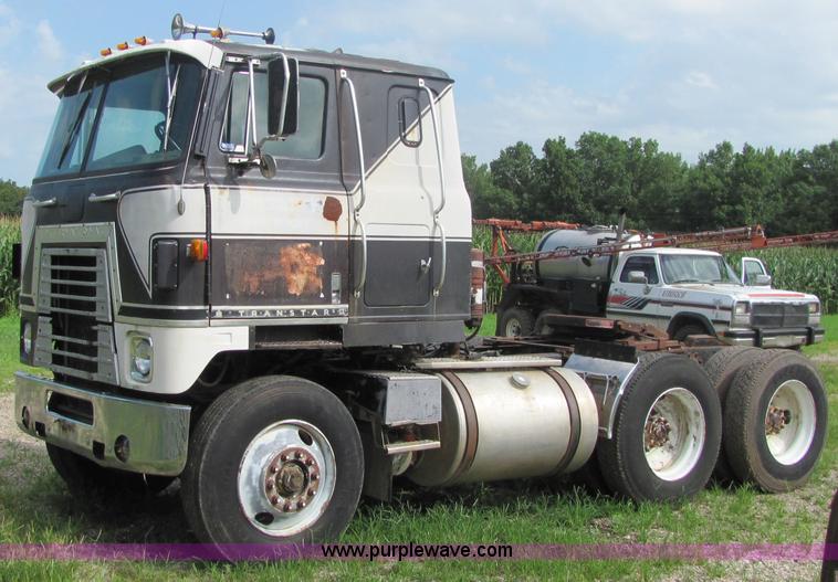 image for item 4724 1977 International Transtar II semi truck
