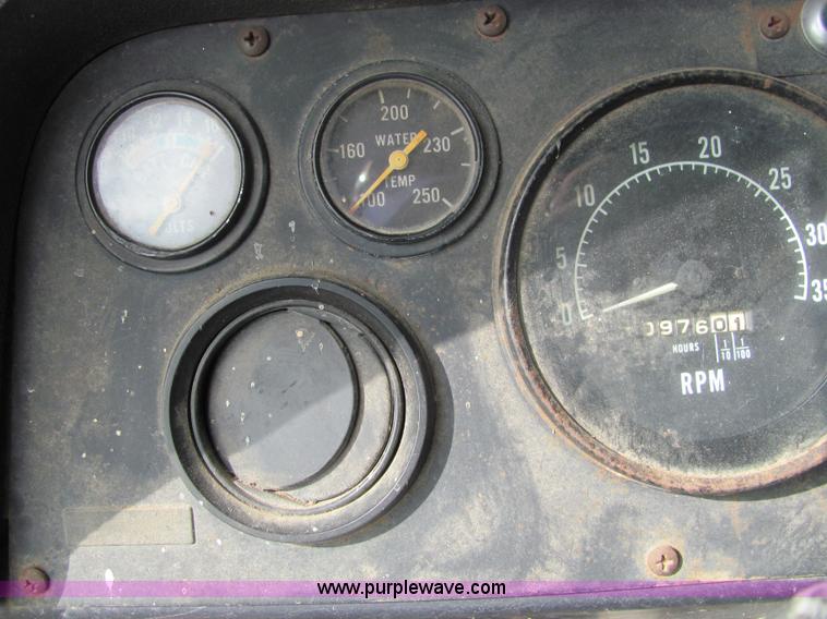 image for item 4724 1977 International Transtar II semi truck