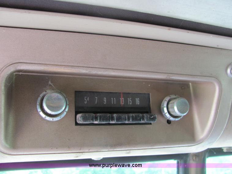 image for item 4724 1977 International Transtar II semi truck