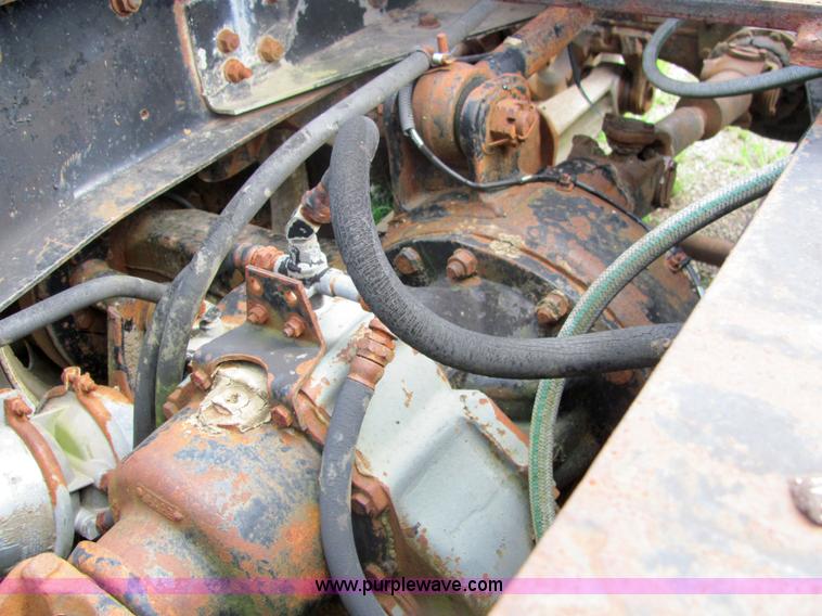 image for item 4724 1977 International Transtar II semi truck