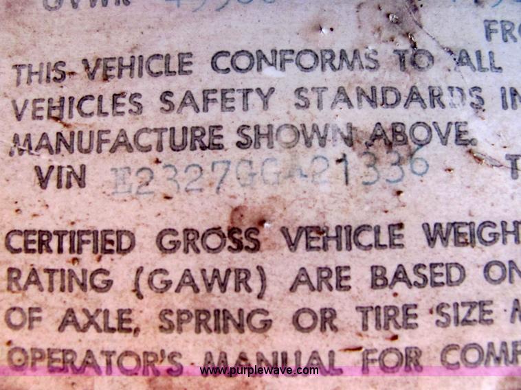 image for item 4724 1977 International Transtar II semi truck