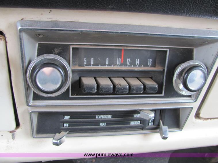 image for item 6513 1969 Ford 600 grain truck