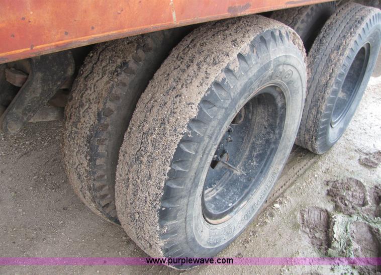 image for item 6513 1969 Ford 600 grain truck